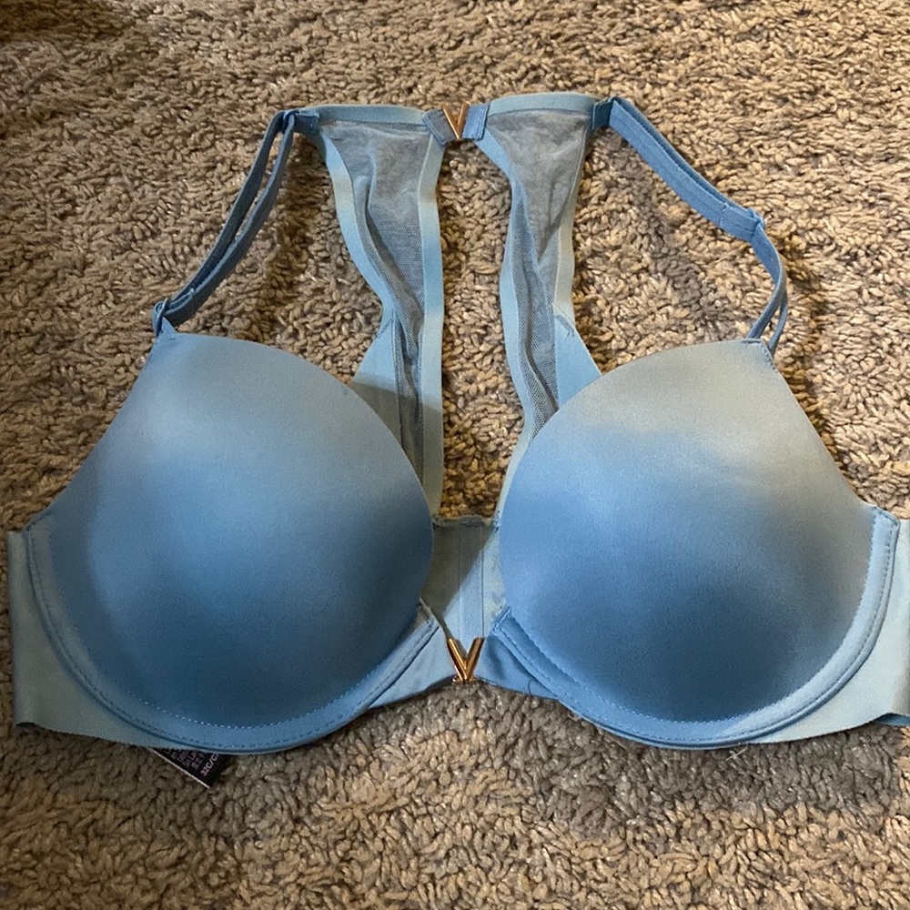 Brand new Victoria’s Secret bra with no tags